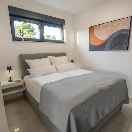 Kana Brodarica (Sibenik-Knin)