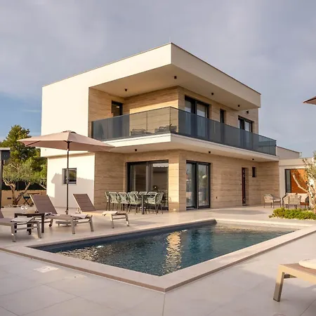 Kana Villa *