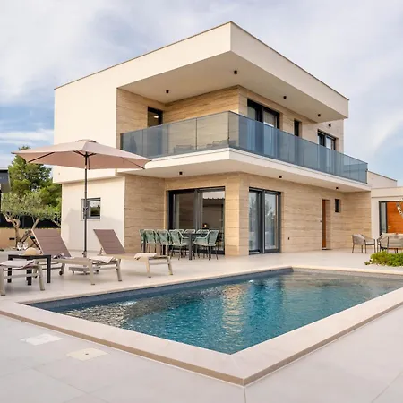 Kana Villa