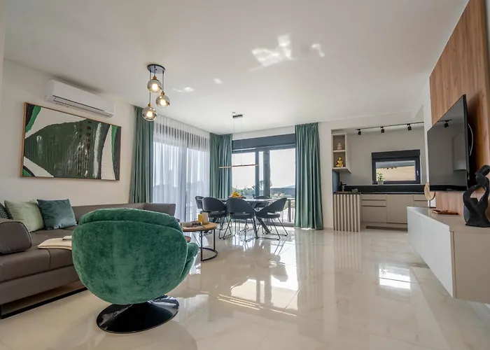 Kana Brodarica (Sibenik-Knin)