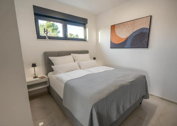 Kana Brodarica (Sibenik-Knin)